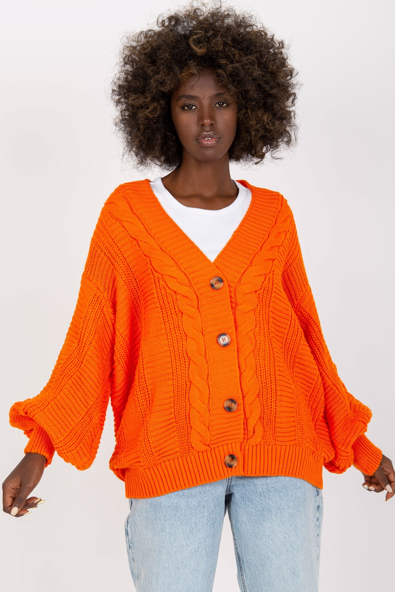 Oranžový sveter s gombíkmi