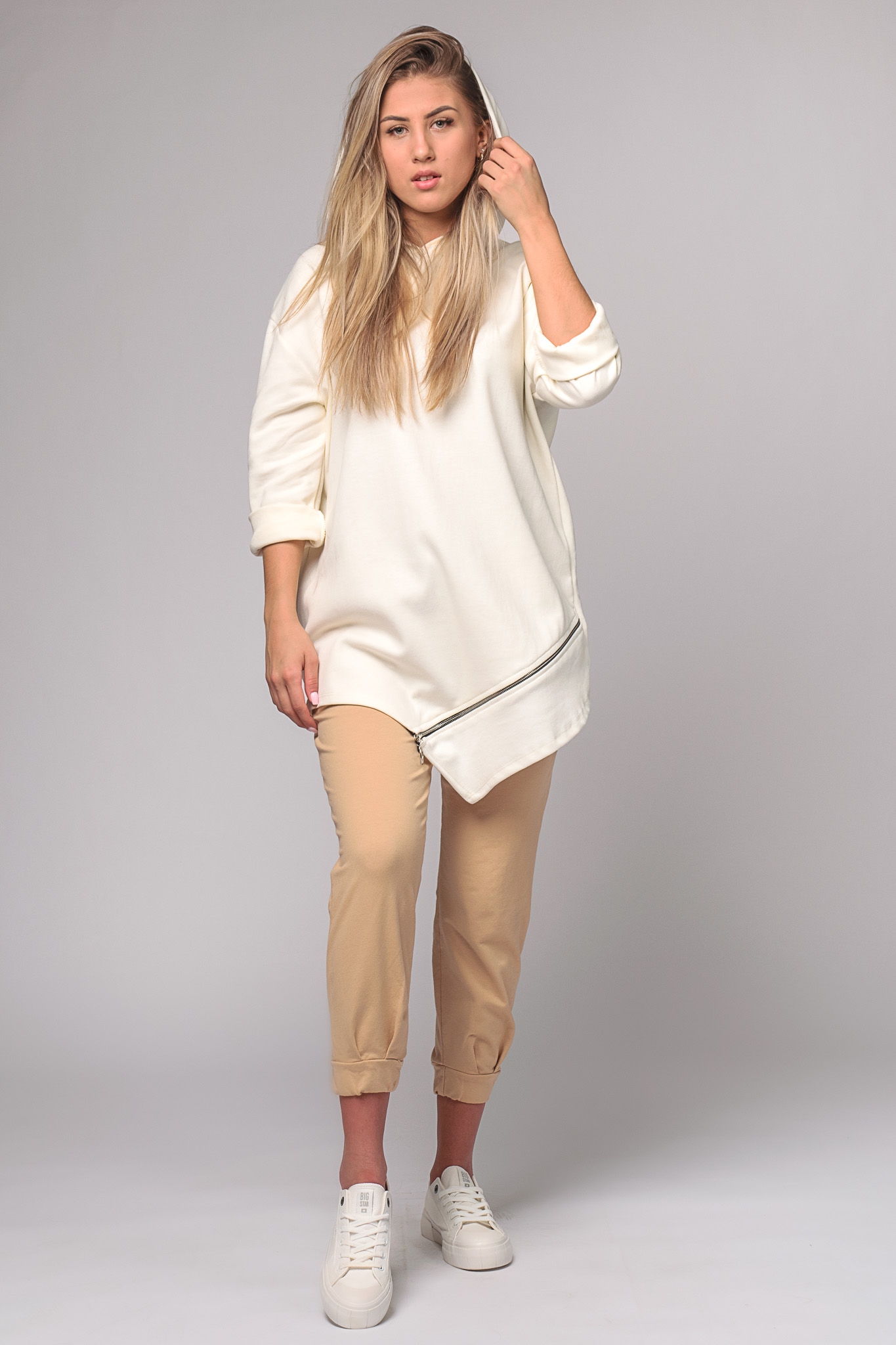 Mikinové šaty Jaden biele