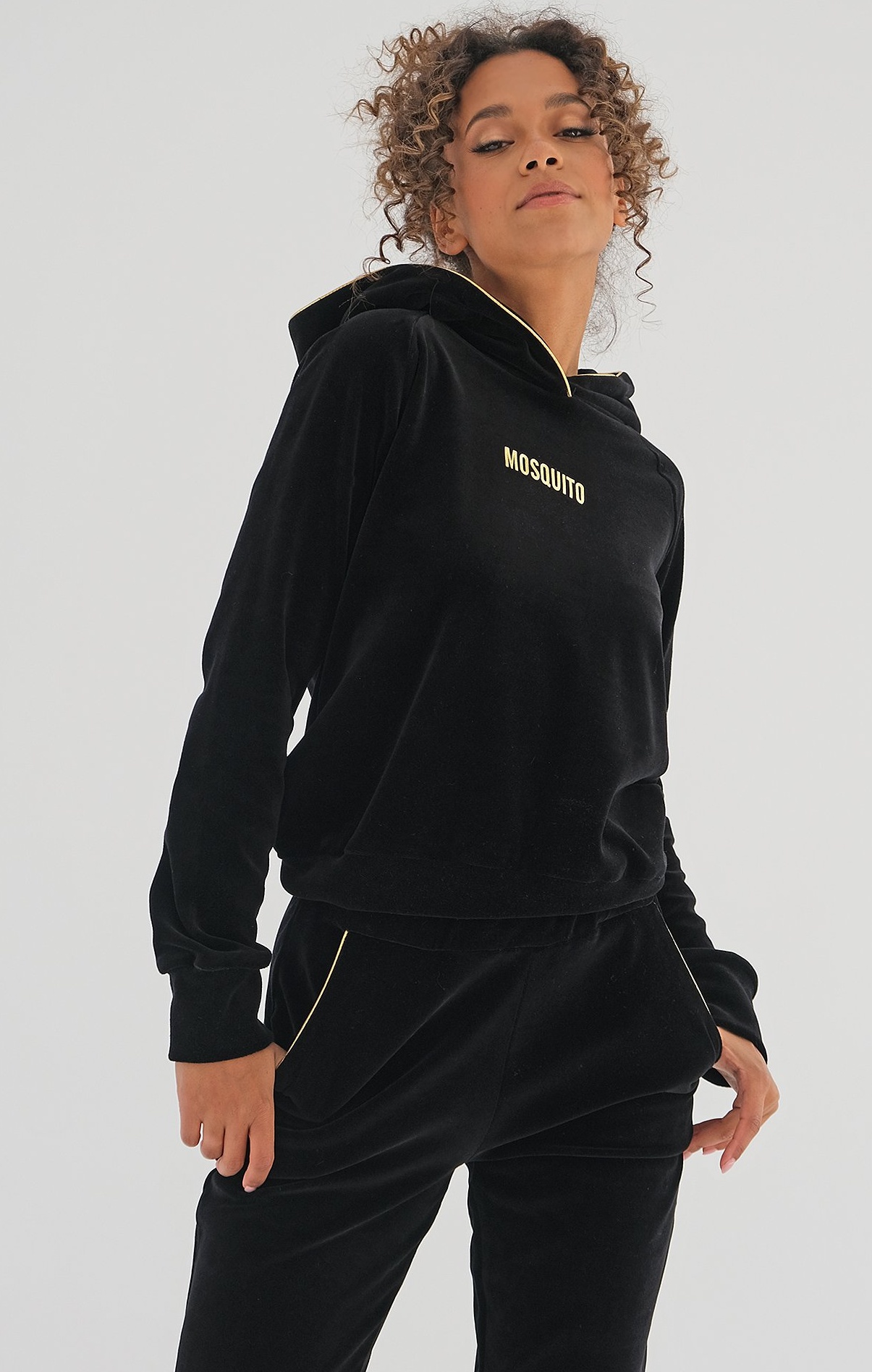 Čierna velúrová mikina Lima