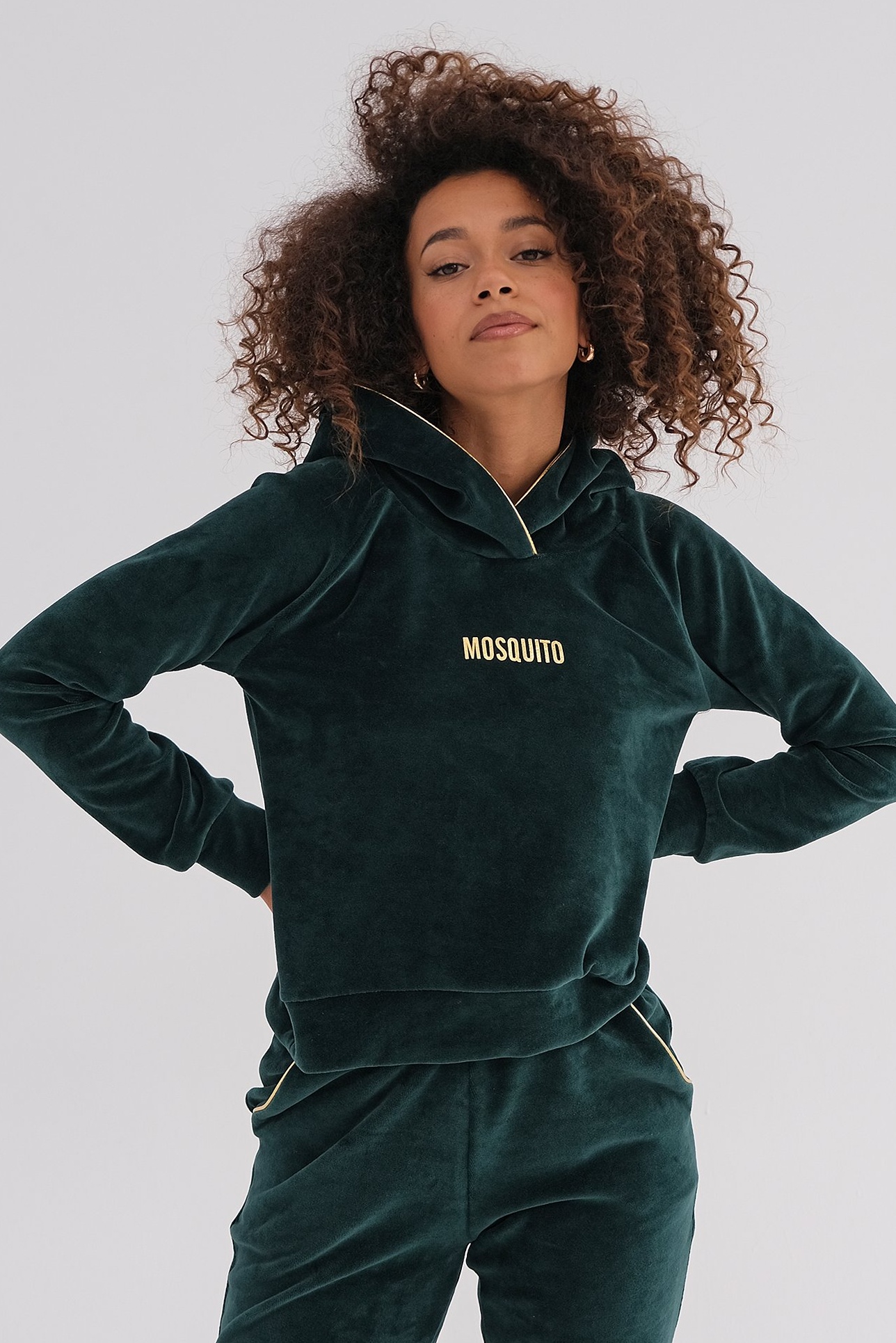 Semišová tmavozelená mikina Queens