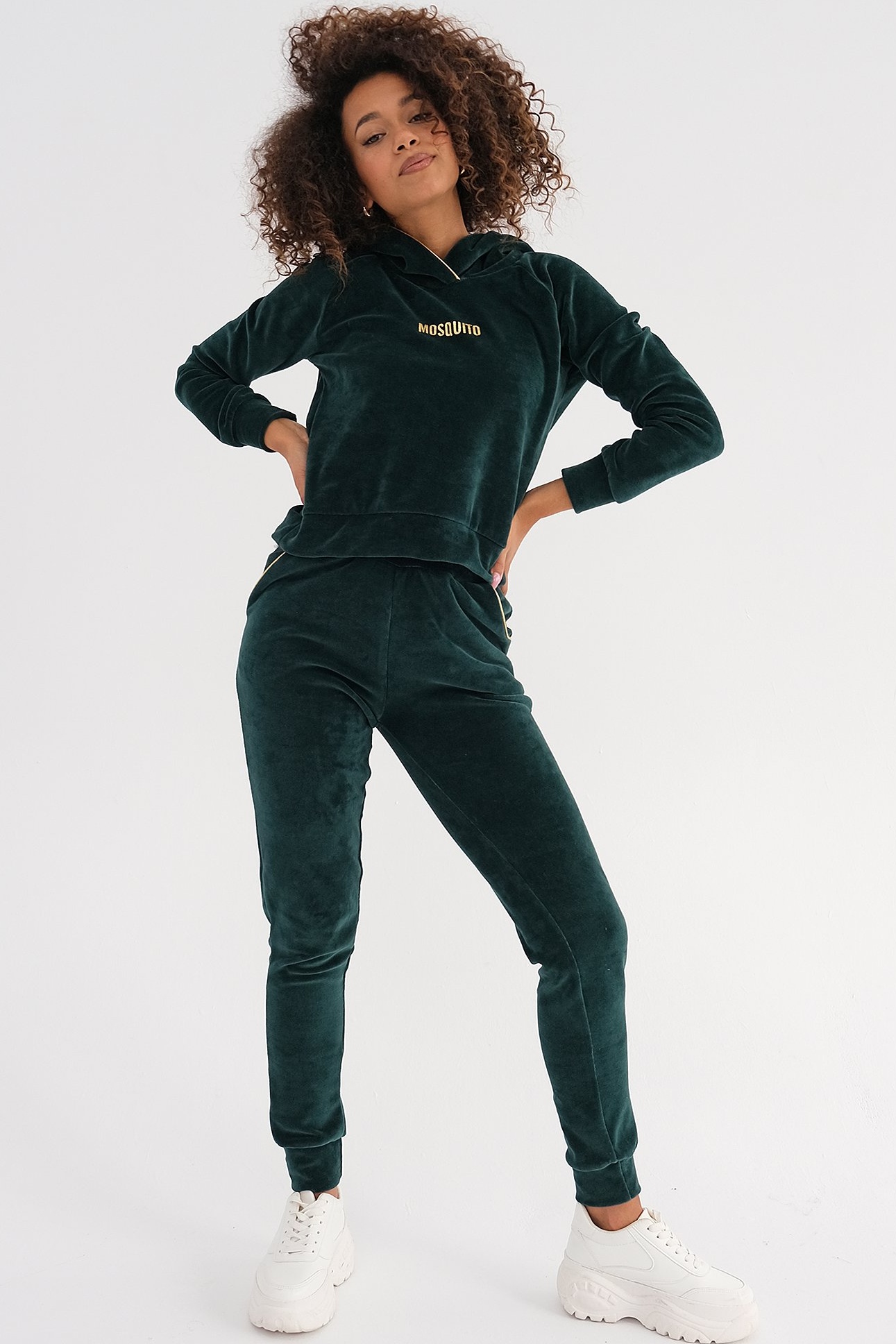 Semišové tmavozelené tepláky Queens