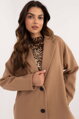 Elegantný kabát so zapínaním camel