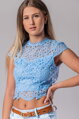 Svetlomodrý krajkovaný crop top Zana