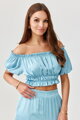 Svetlomodrý saténový crop top Marbella
