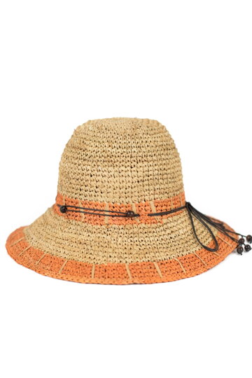 Letný klobúk s oranžovým detailom