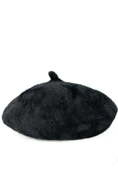Čierna huňatá baretka