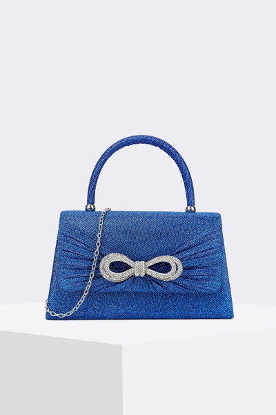 Modrá kabelka s ozdobou