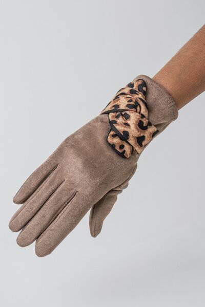 Tmavobéžové rukavice so vzorom