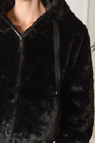 Čierna bunda Bonita